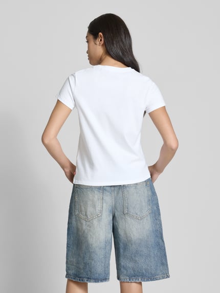 Levi's® T-shirt z detalami z logo model ‘THE PERFECT TEE’ Biały 5