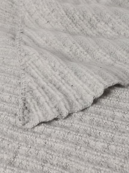 Productfoto, grijze sjaal met gebreide structuur en zachte textuur, gebreide look, structuur, materiaalverwerking knitwear, Schal mit weicher Strickstruktur van PIECES