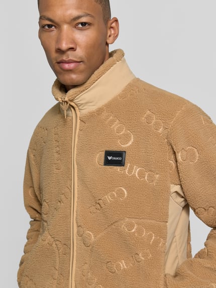 COLUCCI kurtka z pluszowego materiału o kroju regular fit z naszywką z logo Beżowy 3