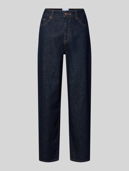 Blue denim in moderne barell cut en hoge taille - curated by Maja Weyhe Shop The Look MANNEQUINE
