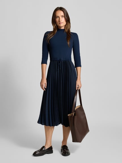 Tommy Hilfiger Tailliertes Freizeitkleid aus Viskose-Mix Marine 1