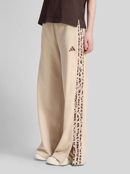 adidas Sportswear Loose Fit Sweathose aus Baumwoll-Mix Sand 3