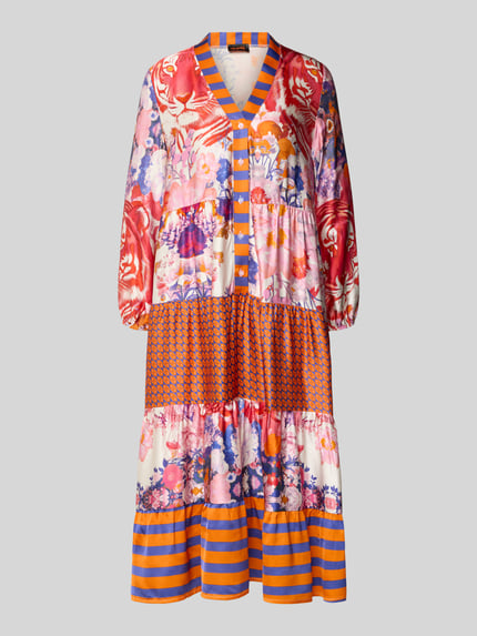 Produktfoto, Midikleid aus Viskose mit V-Ausschnitt Modell 'Wild Flower' von miss goodlife in mehrfarbigem Allover-Look mit floralen Mustern, Knopfleiste und A-Linie, sichtbare Struktur, weiche Textur.