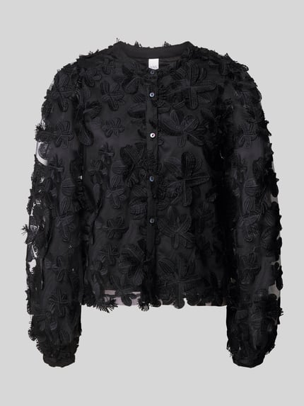 Produktfoto, schwarze Regular Fit Bluse mit Stitchings Modell 'KARLY' von YAS, semitransparenter Stoff, auffällige Blumenstruktur