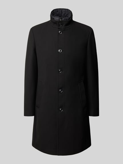 Produktfoto, Mantel mit Stehkragen und Eingrifftaschen von Christian Berg Men, schwarzer Material-Mix, Knopfleiste, Slim Fit, glatte Oberfläche