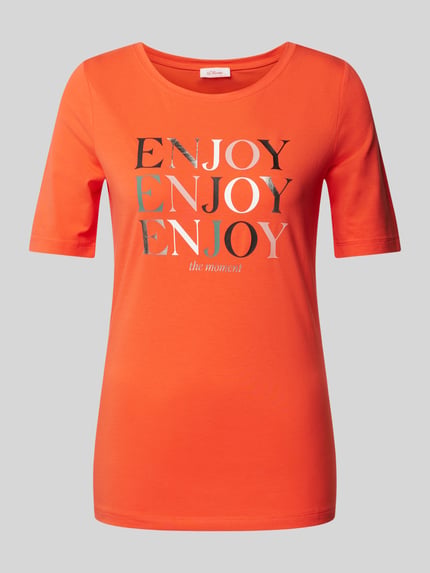 s.Oliver RED LABEL T-Shirt mit Label-Prints Modell 'ENJOY' Koralle 2