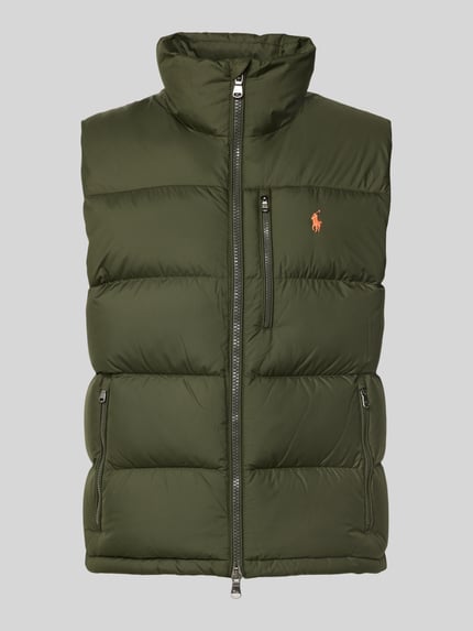 Produktfoto, olivgrüne Regular Fit Weste mit Logo-Stitching von Polo Ralph Lauren, glatte strukturierte Oberfläche, Herren Weste
