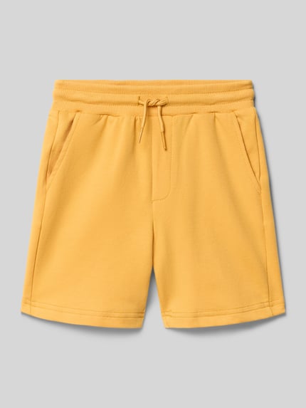 Produktfoto, Sweatshorts mit Seiten- und Gesäßtaschen von Mayoral in Gelb, Baumwoll-Mix mit Stretch-Anteil, Gerader-Schnitt, elastischer Bund mit Tunnelzug, Bundweite 28 cm, Innenbeinlänge 13 cm, glatte Struktur