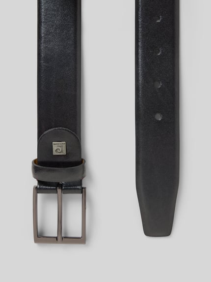 Produktfoto, Pasek z naturalnej skóry z detalem z logo, klasyczny krój, sprzączka, szerokość 125 cm, Gürtel mit Label-Detail von Pierre Cardin