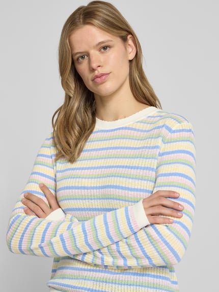 PIECES Sweter z dzianiny o kroju regular fit z czystej bawełny model 'DIANA' Biały 3
