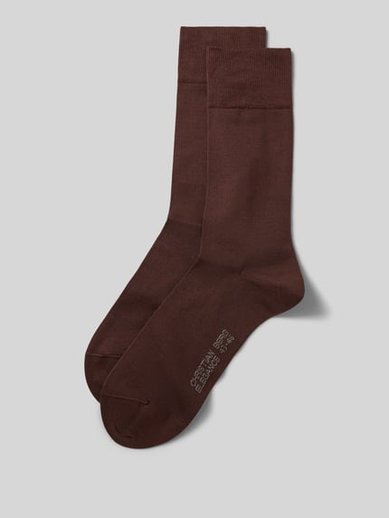 Produktfoto, Socken aus Baumwoll-Mix im 2er-Pack von Christian Berg Men, braun, elastisches Rippbündchen, Label-Print, glatte Textur.