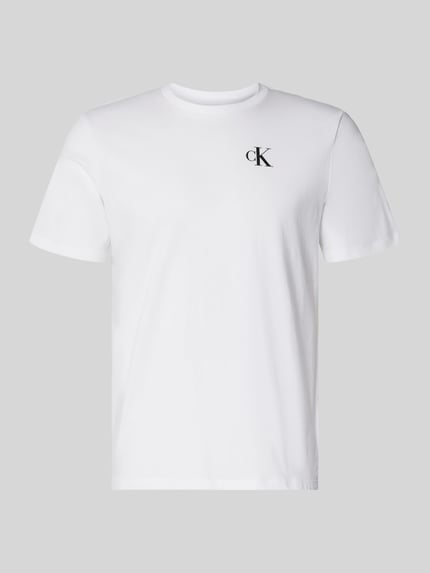 Produktfoto, weißes Regular Fit T-Shirt mit Logo-Print von Calvin Klein Jeans, reine Baumwolle, Rundhalsausschnitt, glatt, schlicht.