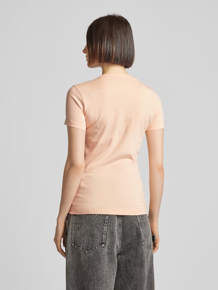 GUESS T-Shirt mit Label- und Motiv-Print Modell 'TROPICAL TRIANGLE' Apricot 5