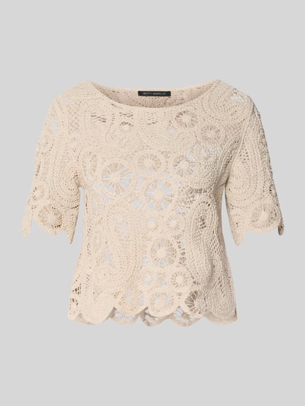 Produktfoto, Strickshirt mit Rundhalsausschnitt von Betty Barclay aus Baumwoll-Mix mit Stretch-Anteil, Regular-Fit, beige, gehäkelte Textur, Häkelspitze, Rückenlänge 48 cm, Ärmellänge 25 cm, für Damen