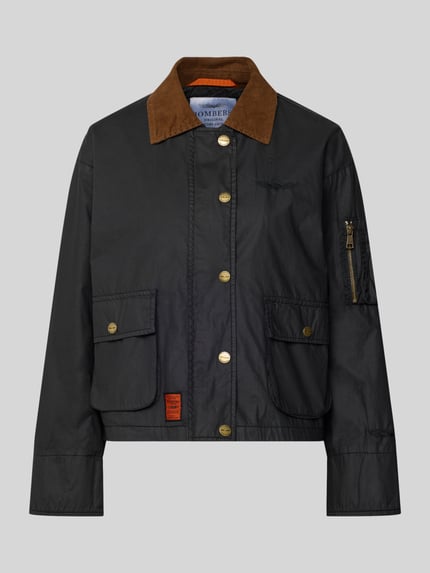 Productfoto, Jacke aus Baumwolle mit Pattentaschen van Original Bombers, zwarte katoen, regular fit, klepzakken, knoopsluiting, kraag, decoratieve stiksels, zachte textuur.