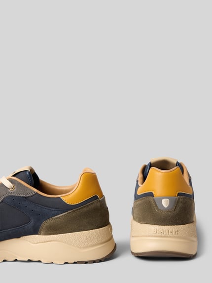 Produktfoto, Sneaker aus Leder-Mix mit Logo-Detail Modell 'OZARK' von Blauer USA in Blau, Beige und Gelb, abgerundete Form, Rückansicht