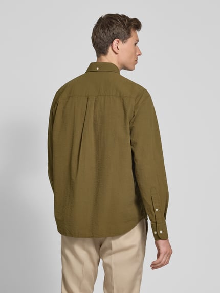 Forét Koszula casualowa o kroju regular fit z kieszenią na piersi model ‘HORNET’ Khaki 5