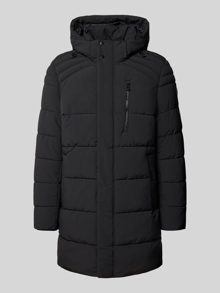 Produktfoto, Regular Fit Steppmantel mit Kapuze und Brusttasche von LERROS, czarny płaszcz pikowany z kapturem, wpuszczane kieszenie, krój regular fit, zamek błyskawiczny, brustasza, długość tyłu w rozmiarze M: 83 cm, szerokość ramion w rozmiarze M: 49 cm, szerokość klatki piersiowej w rozmiarze M: 62 cm, długość rękawów w rozmiarze M: 69 cm