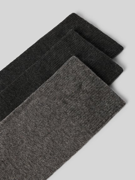Produktfoto, Socken aus Baumwoll-Mix im 3er-Pack von s.Oliver RED LABEL in Unifarben, Feinstrick, elastischer Bund, Label Print, graue Töne