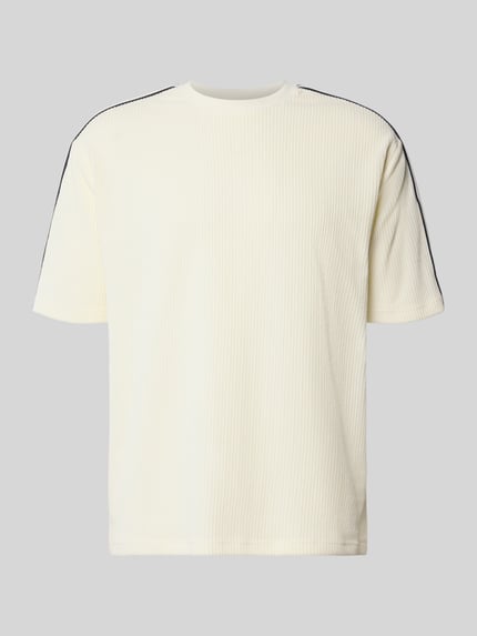 t-shirt z fakturowanym wzorem i okrągłym dekoltem Shop The Look MANNEQUINE