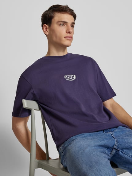 REVIEW T-Shirt mit Label-Print Aubergine 3