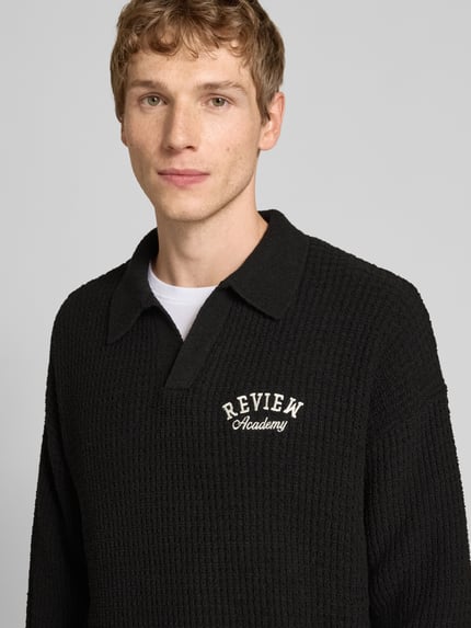 REVIEW Sweter z dzianiny z wyhaftowanym logo Czarny 3