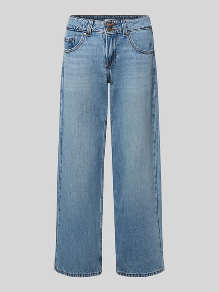 Produktfoto, Jeans mit 5-Pocket-Design von Levi's®, reine Baumwolle, lockerer Schnitt, hellblaue Waschung, sichtbare Nähte, Frontansicht