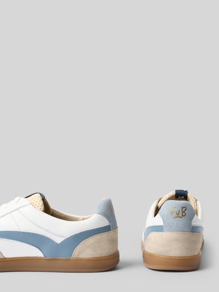 Produktfoto, Sneaker aus Leder mit Schnürung Modell 'De Zaler' von Floris Van Bommel, Weiß mit blauen und beigen Akzenten, Gummisohle, Abgerundete-Spitze, Absatzhöhe 2 cm, Schafthöhe 8 cm, Schaftweite 10 cm, Herren