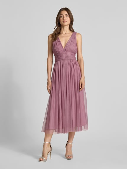 Lace & Beads Midikleid mit rückseitigem Cut Out Rose 4