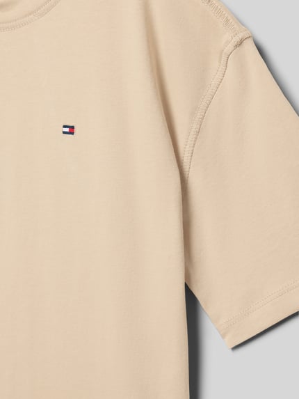 Produktfoto, Regular Fit T-Shirt aus reiner Baumwolle von Tommy Hilfiger Teens, beżowy, gładki jersey, krótki rękaw, nadrukowane logo, okrągły dekolt