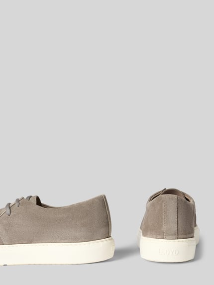 Productfoto, lichtgrijze leren heren Schnürschuhe aus Leder Modell 'METRO' van Lloyd, afgeronde neus, rubberen zool, maat 44 hakhoogte 4 cm, schachthoogte 7 cm, schachtwijdte 6 cm, matte textuur, crèmekleurige zool