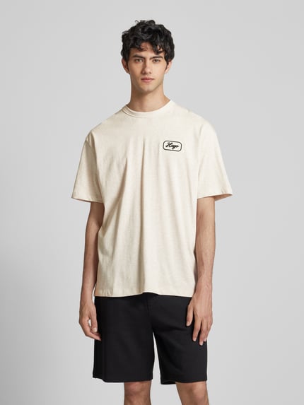 HUGO Blue T-shirt z wyhaftowanym logo model ‘Nampie’ Złamany biały 4