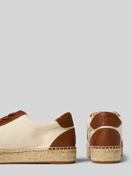 Produktfoto, Sneaker aus Leder-Textil-Mix Modell 'LUIZE' von Lauren Ralph Lauren, afgeronde punt, vetersluiting, logodetail, hakhoogte 3 cm, schachthoogte 8 cm, schachtbreedte 7 cm, mix van leer en textiel, dames sneakers