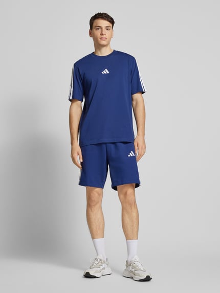 adidas Sportswear T-Shirt mit Label-Print Marine 1