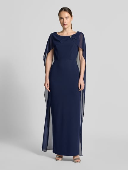 Frauenmodel trägt Abendkleid mit abnehmbarem Cape von SWING in Dunkelblau, elastischer Material-Mix, Maxilänge, Ganzkörperansicht von vorne.