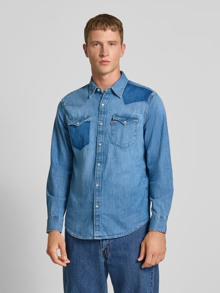 Levi's® Koszula jeansowa o kroju regular fit z kieszeniami na piersi i detalem z logo Jeansowy niebieski 4