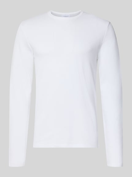Produktfoto, weißes Regular Fit Longsleeve aus reiner Baumwolle Modell 'Basic' von Lindbergh, Rundhalsausschnitt, für Herren