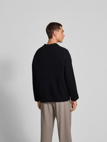 Filippa K Oversized Pullover in Strick-Optik Marine 5