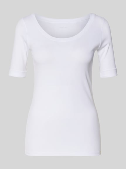 Produktfoto, T-Shirt mit Ärmelaufschlag und Rundhalsausschnitt von Marc Cain, damski t-shirt z mieszanki bawełny, z dodatkiem streczu, dopasowany krój, okrągły dekolt, rękawy z zakładką, detal z logo, długość tyłu w rozmiarze 36: 60 cm, kolor biały, gładka faktura