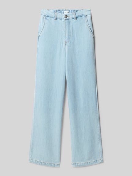 Produktfoto, Wide Fit Jeans aus reinem Lyocell Modell 'Alya' von CARS JEANS für kinder, hellblaue Farbe, sichtbare Eingrifftaschen, Gesäßtaschen, teilelastischer Bund, Knopf- und Reißverschluss, Materialstruktur glatt, Bundweite 29 cm, Innenbeinlänge 66 cm