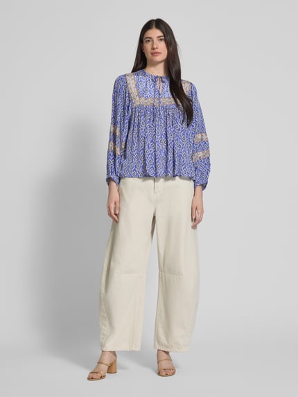 LOLLYS LAUNDRY Bluzka o kroju relaxed fit z mieszanki wiskozy z wiązaniem model ‘Teel’ Królewski niebieski 1