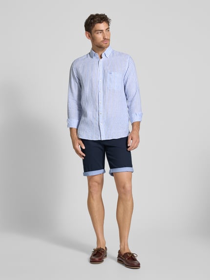 MCNEAL Slim Fit Shorts mit Gürtel Dunkelblau 1