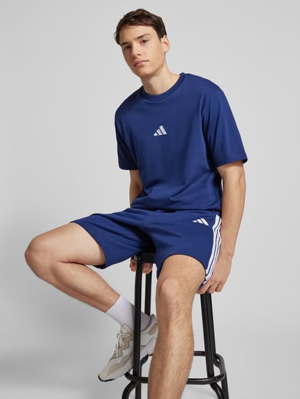 adidas Sportswear T-Shirt mit Label-Print Marine 3