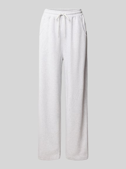 Produktfoto, Sweatpants mit Baumwoll-Anteil Modell 'BAPTOWN' von American Vintage, jasnoszary kolor, luźny fason, elastyczny ściągacz, kieszenie, długość nogawki 76 cm dla rozmiaru M, bawełniana mieszanka
