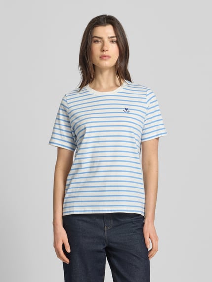 Vrouwenmodel draagt Regular Fit T-shirt uit puur katoen van s.Oliver RED LABEL, look: effen, patroon: gestreept, jersey, ronde hals, korte mouw, applicatie met stitching, voorkantopname van het gehele lichaam