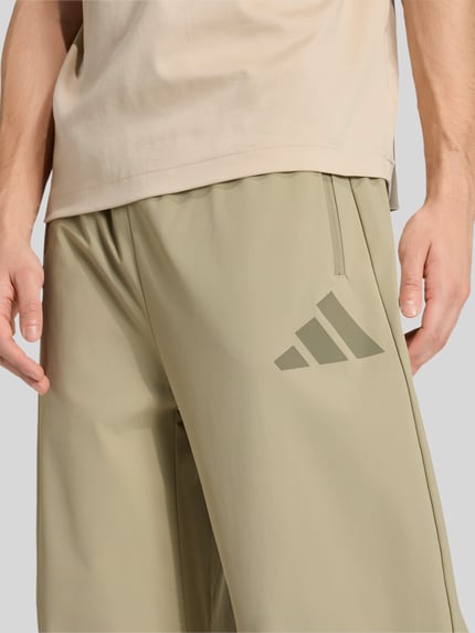 adidas Sportswear Regular Fit Trainingshose Modell 'Z.N.E. WOVEN' Khaki 3