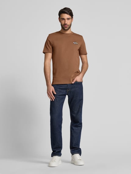 s.Oliver RED LABEL Regular Fit T-Shirt aus reiner Baumwolle mit Ford®-Applikation Mittelbraun 1