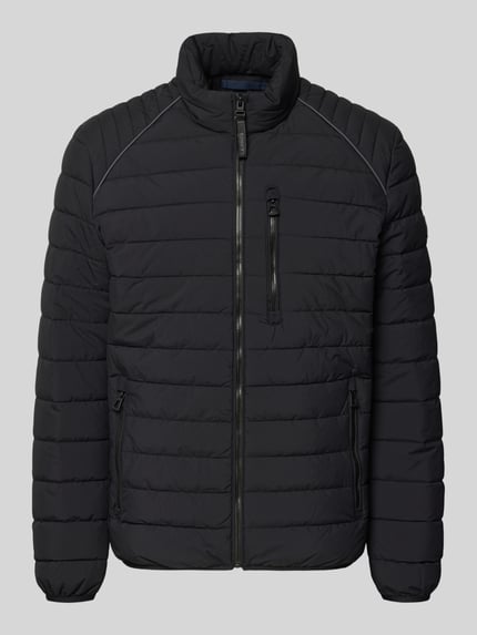 Produktfoto, Steppjacke mit Stehkragen und Reißverschlusstaschen von LERROS, schwarze Oberfläche, Regular Fit, glatte Textur, Vorderansicht. Rückenlänge 69 cm, Schulterbreite 46 cm, Brustweite 60 cm, Ärmellänge 69 cm.