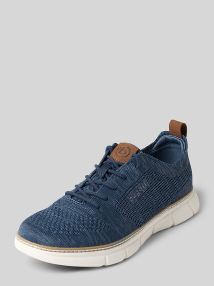 Productfoto, Sneaker met label-details model 'Pasadena' van bugatti, textiel in blauw, afgeronde vorm, gestructureerde zool, vetersluiting, heren, context volgens beschrijving.
