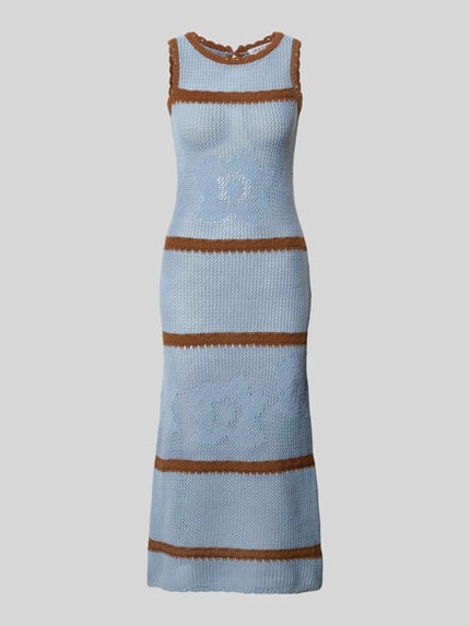 Produktfoto, Strickkleid mit Rundhalsausschnitt und Kontraststreifen van Jake*s Casual van katoenmix in blauw en bruin, recht model, midi-jurk, golvende zoom, borstwijdte maat S 35 cm, ruglengte 130 cm